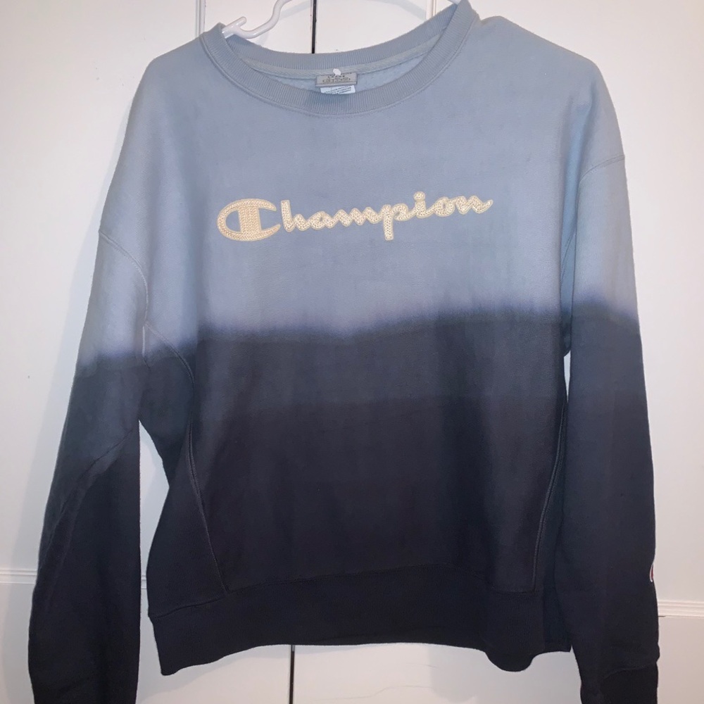 🌙Champion Ombré Crewneck!